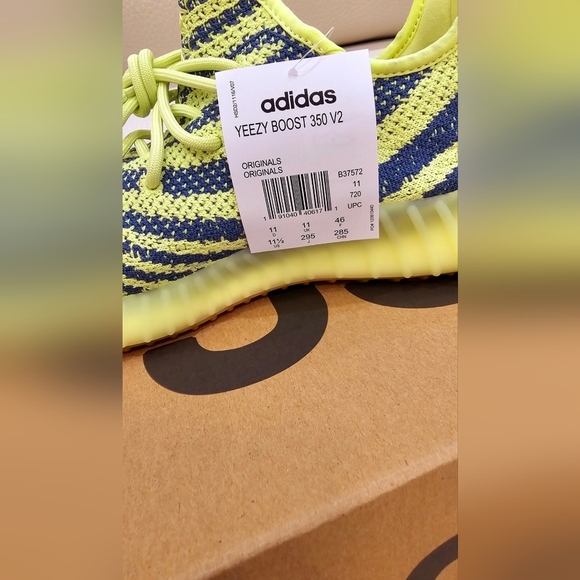 Authentic Yeezy Boost 350 V2 Original Adidas Semi Frozen Yellow Shoes size 11.5 - Picture 2 of 8